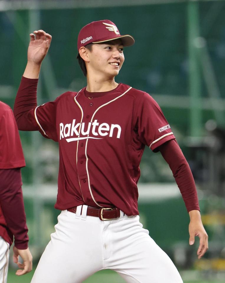 　マウンドの感触を確かめる大内（撮影・佐々木彰尚）