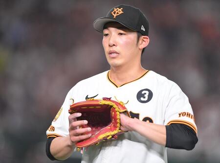 　７回途中で降板し悔しさをにじませる赤星（撮影・開出牧）