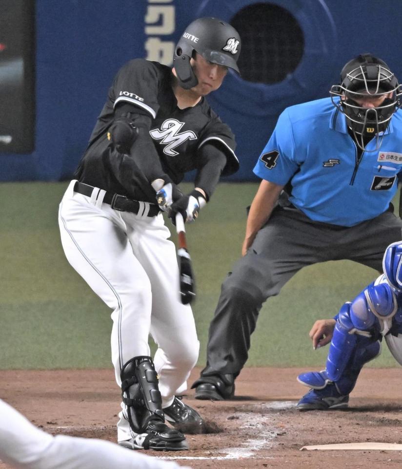 　５回、田中晴が左前に逆転２点打を放つ