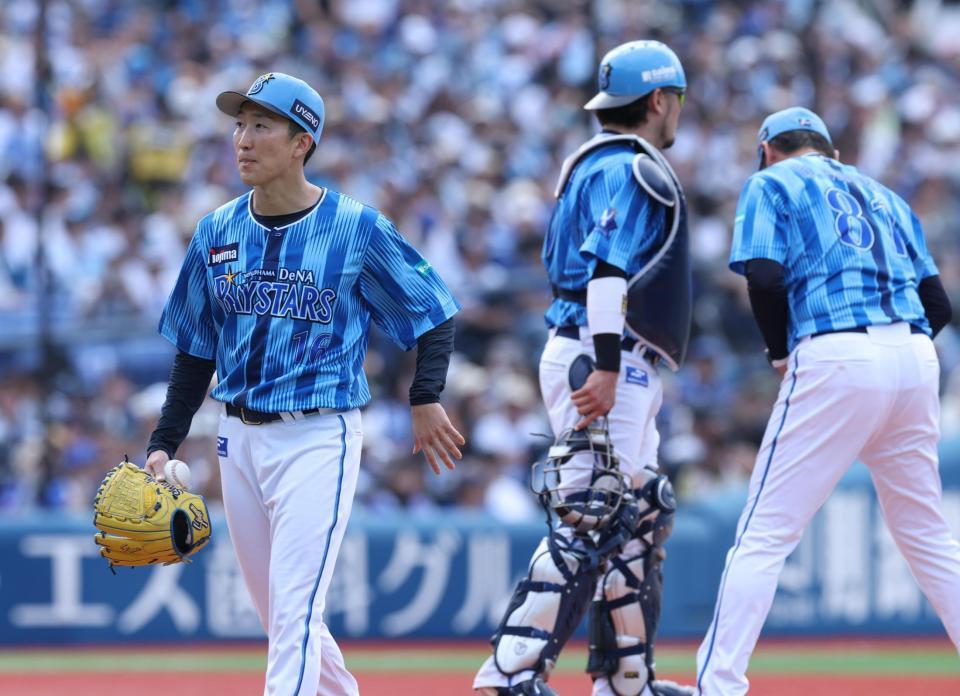 　４回、降板する大貫（撮影・金田祐二）