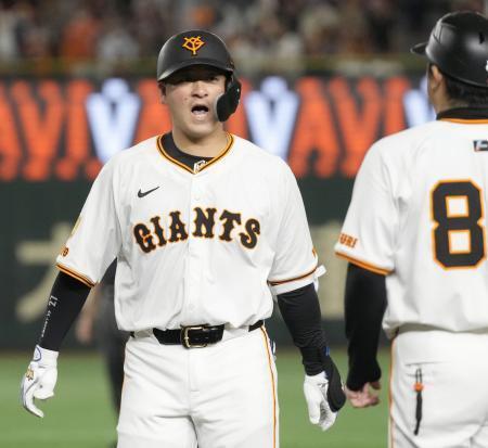 巨５-０楽（８日）　岸田が満塁弾含む５打点