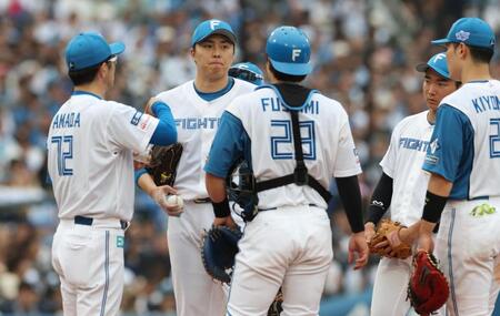 　９回、１点差を守れなかった田中（撮影・金田祐二）