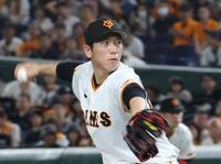 　楽天打線相手に好投する戸郷（撮影・佐々木彰尚）