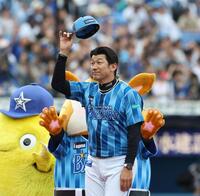 　サヨナラ勝ちにご機嫌の三浦監督（撮影・金田祐二）