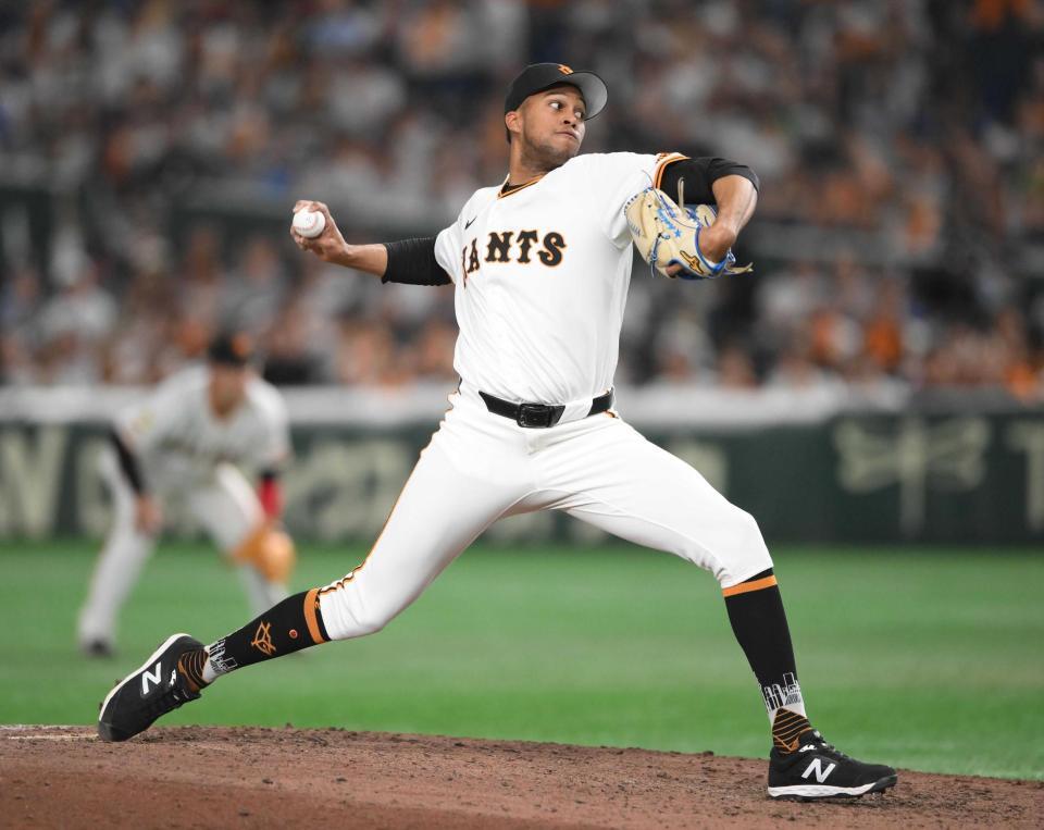 　９回から登板したマルティネス（撮影・堀内翔）