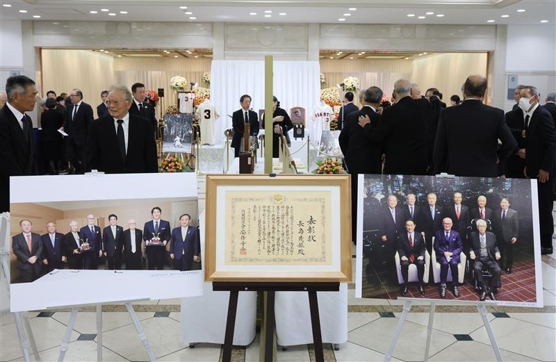 　写真やゆかりの品が飾られた長嶋さんの告別式の会場（読売新聞社提供）