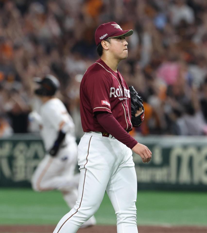 　８回、岸田に満塁弾を浴びた藤平（撮影・佐々木彰尚）