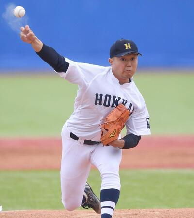 　力投する北海学園大・工藤泰己（撮影・開出牧）