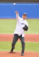 　始球式を務める元巨人の中畑清氏（撮影・開出牧）