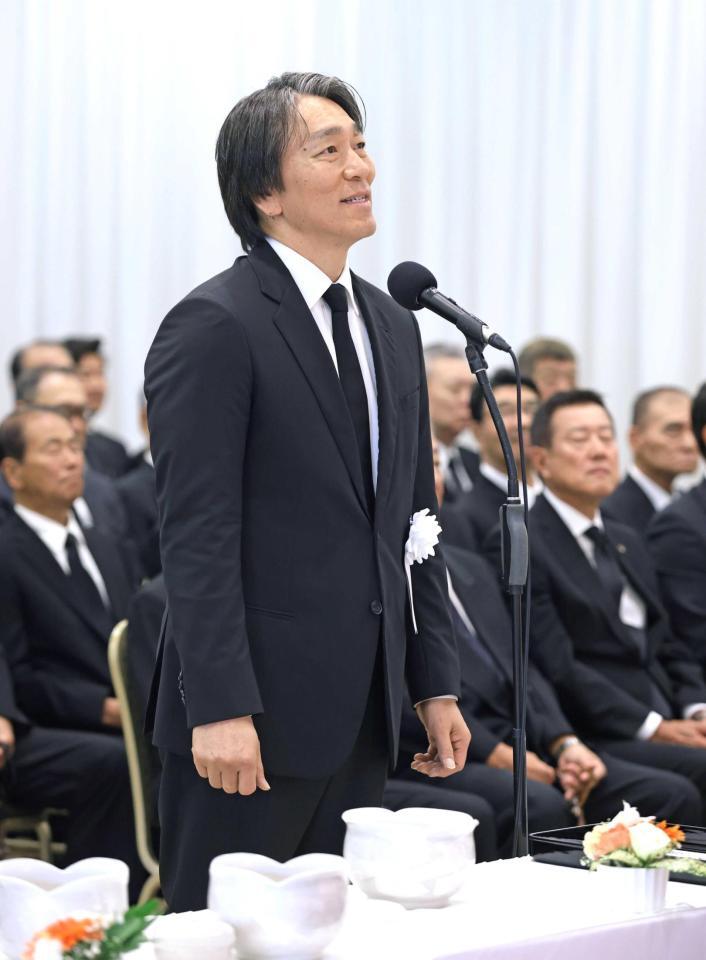 　告別式で弔辞を述べる松井秀喜氏（読売新聞社提供）