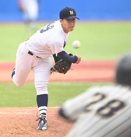 　７回途中から登板しチームを勝利に導いた北海学園大・高谷（撮影・開出牧）