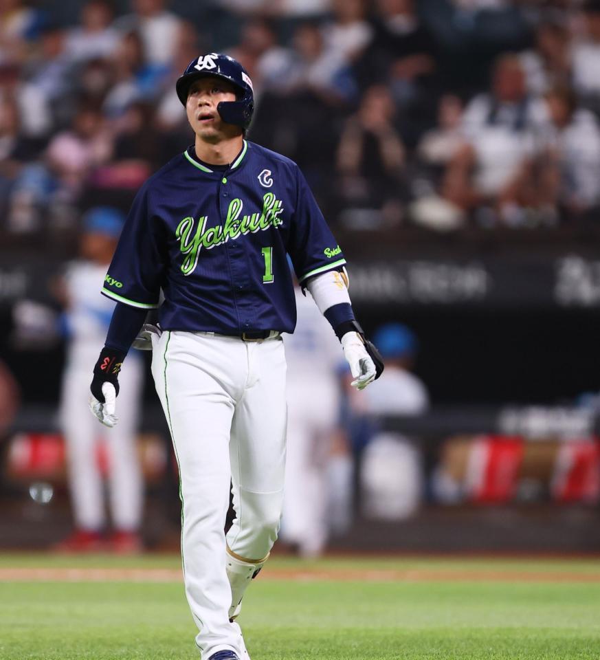 ８回２死二塁、一打同点の場面で中飛に倒れた代打・山田（撮影・中島達哉）