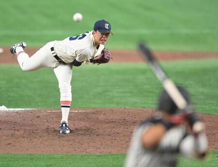 九産大相手に力投する先発の東北福祉大・桜井頼之介＝東京ドーム（撮影・伊藤笙子）
