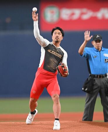 競輪の古性優作がノーバン始球式 審判が競輪ファンと聞き「かなり緊張感は和らいだ」