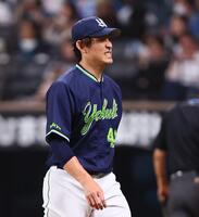 　１回、レイエスに逆転２ランを許し、顔をしかめる高梨（撮影・中島達哉）