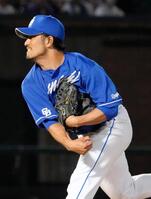 　８回に登板した祖父江。通算５００試合登板を達成した