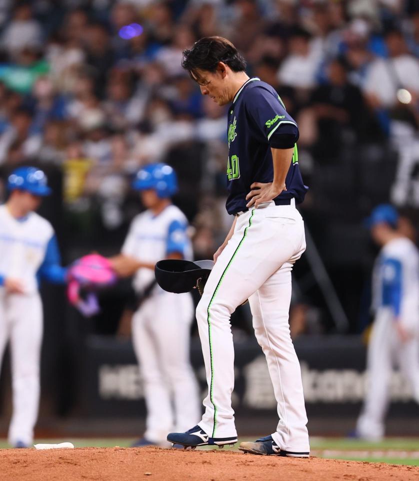 　４回、清宮幸、レイエスに連続適時打を浴びる高梨（撮影・中島達哉）