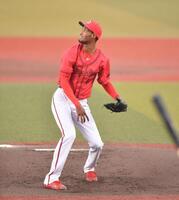 　１回、池田に先制の左越えソロを打たれたアドゥワ（撮影・開出牧）