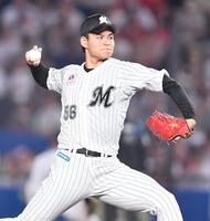 　最終回をピシャリと抑えてプロ初セーブを挙げた中森（撮影・開出牧）