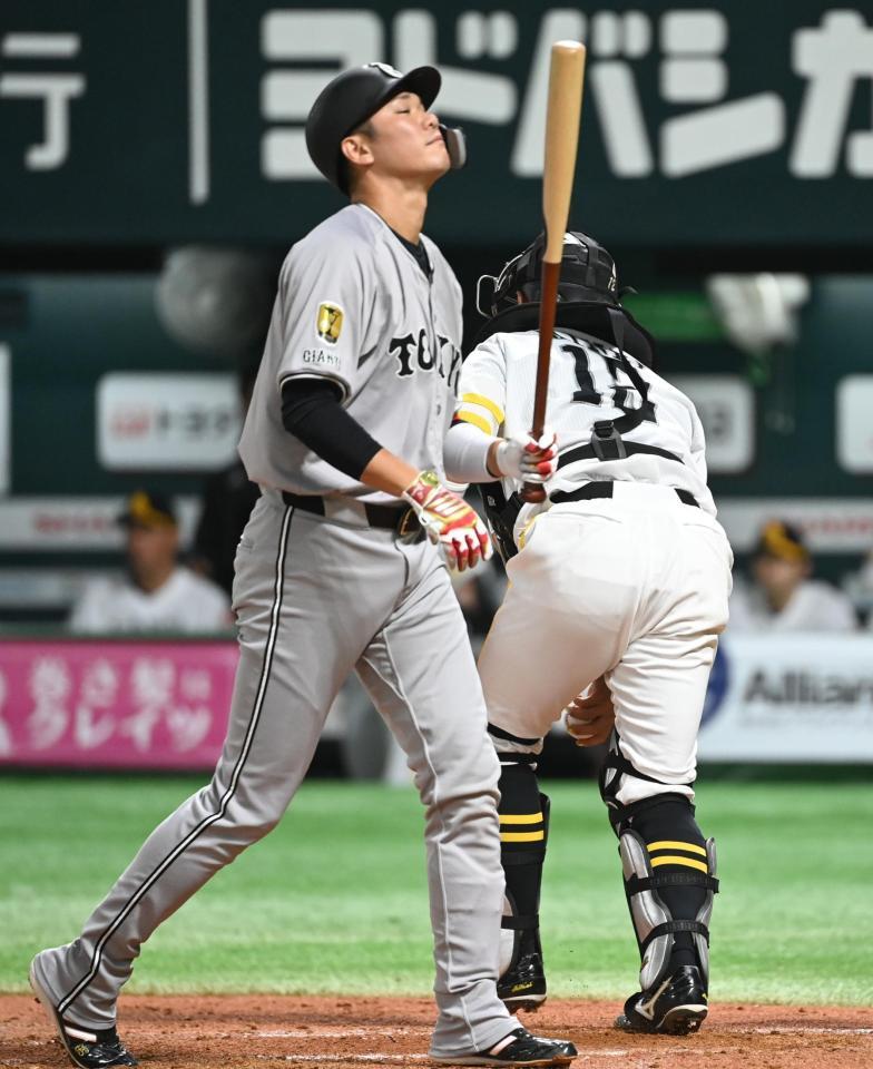 　５回、坂本が見逃し三振に倒れる