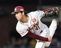 ８回、阪神打線を無失点に抑える加治屋（撮影・田中太一）