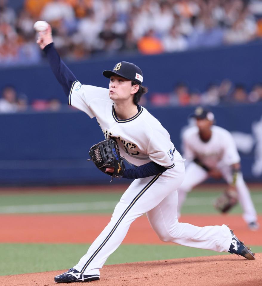 　巨人打線を相手に力投する寺西（撮影・立川洋一郎）