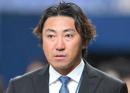 セパ首位打者の内川聖一氏が「あいつは天才」と思った後輩打者　ミラールームで１人で謎行動　顔面の前のボールを待つ凄い理由　真中氏も「天才だ！」