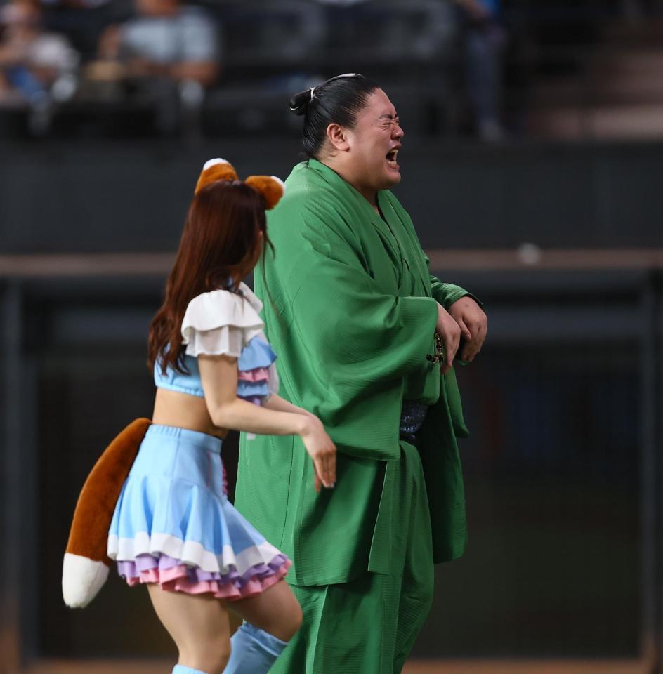 蹴落とす力に負けない　芸能界　スポーツ界　才能開花の開運お狐様根付けしめ縄付き 一山本がきつねダンスに挑戦「恥ずかしい映像が残らないように