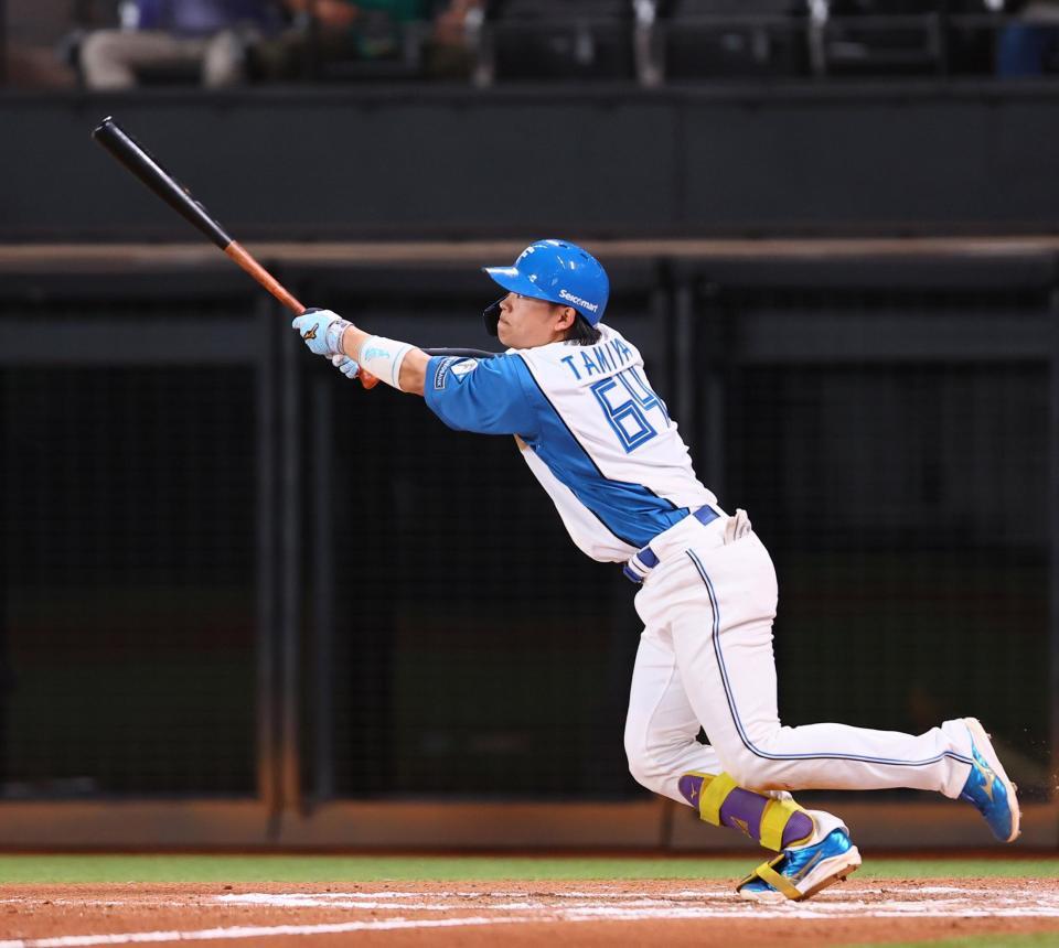 　１０回、サヨナラソロを放った田宮（撮影・中島達哉）