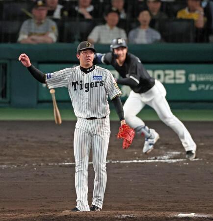 　７回、藤原に２点適時打を打たれて勝ち越される才木（撮影・立川洋一郎）