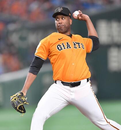 　８回から登板し１イニングを無失点に抑えたバルドナード（撮影・開出牧）