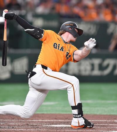 　４回、三振に倒れたキャベッジ（撮影・開出牧）