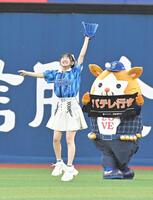 　ドッカーンＦＬＹＣＡＴＣＨに挑戦するＡＫＢ４８・徳永羚海（撮影・持木克友）