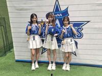 　ＡＫＢ４８の（右から）倉野尾成美、千葉恵里、小栗有以