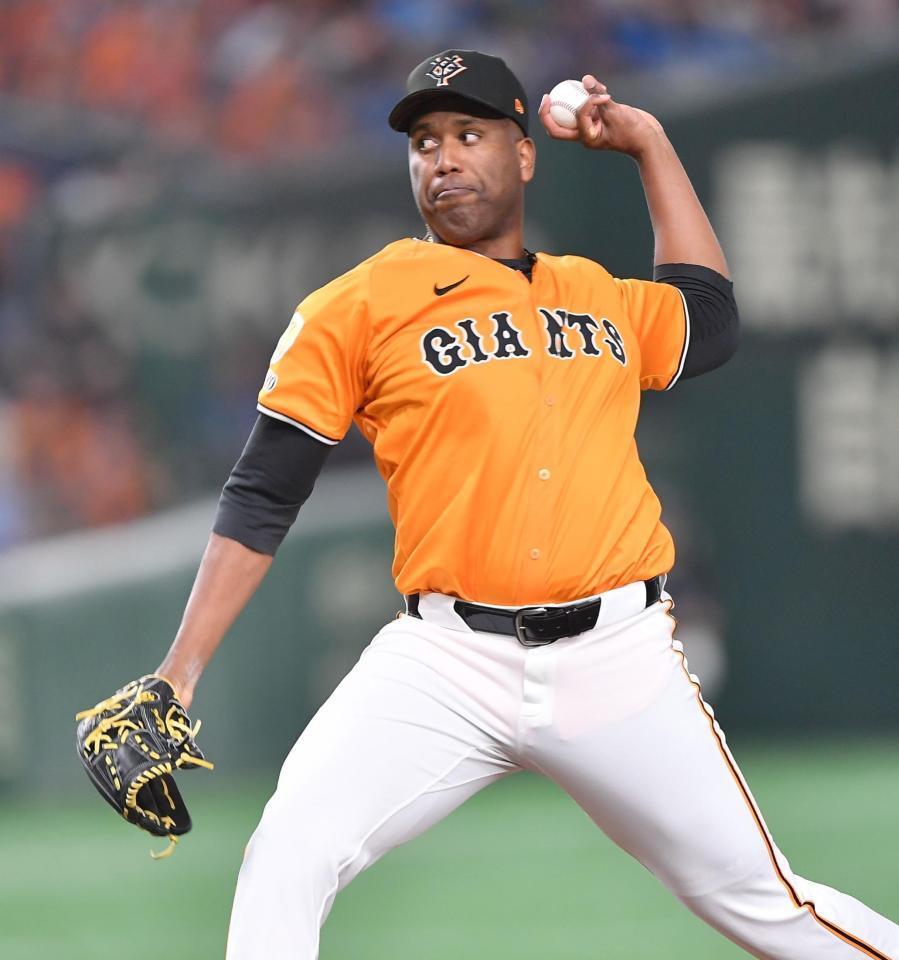 　８回から登板し１イニングを無失点に抑えたバルドナード（撮影・開出牧）