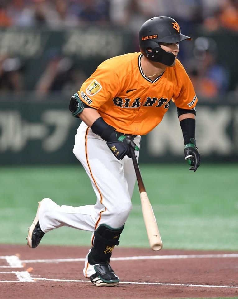 　１回、一ゴロに倒れた吉川（撮影・開出牧）