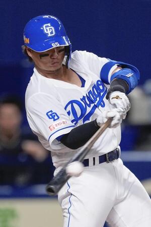 中日・佐藤　新天地でいきなり打点「緊張していて何も覚えていません」１５日に西武から金銭トレード　移籍後初安打＆初得点も