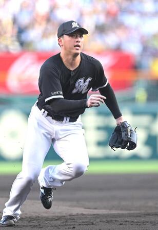 　１回、バント処理に走る田中晴（撮影・飯室逸平）