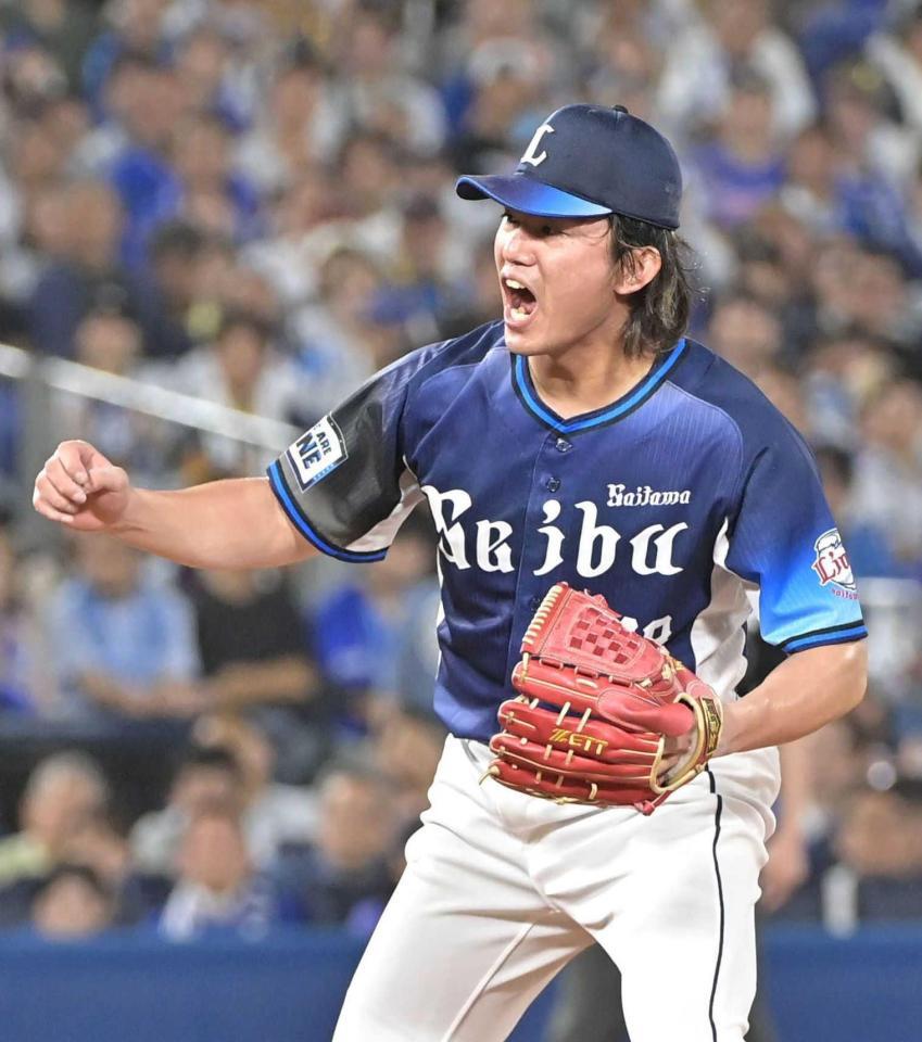 　９回、梶原を空振りの三振に仕留めガッツポーズの今井（撮影・持木克友）