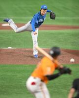 　９回、オコエに対して力投する北山（撮影・伊藤笙子）