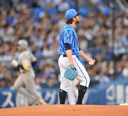 　３回、山本（後方）に左越えソロを打たれたケイ（撮影・開出牧）