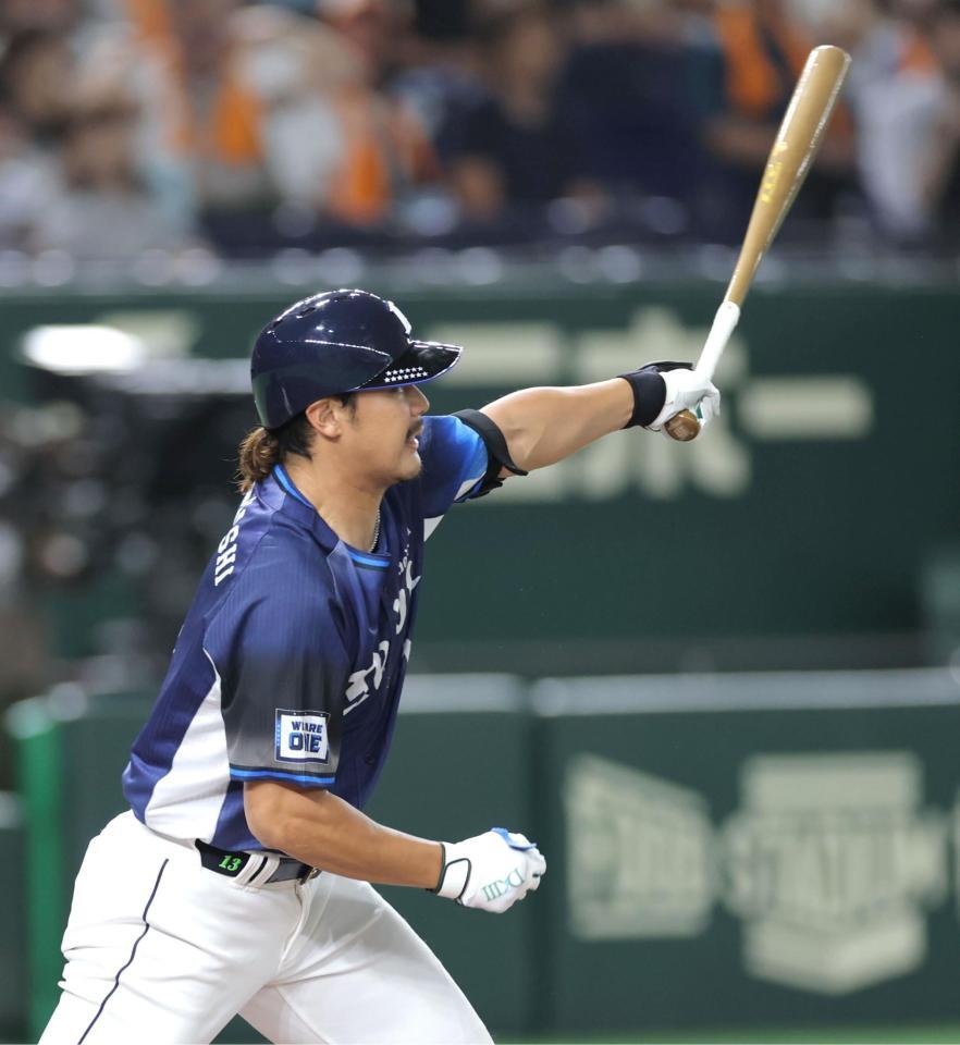 　２回、遊前に内野安打を放つ高橋（撮影・西岡正）