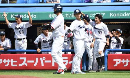 ヤクルト快勝！連敗４で止める　初回４得点で宮城攻略　吉村が４勝目