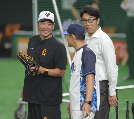 巨人　阿部慎之助監督がさわやかな笑み　２０００年代を支えたＯＢたちと談笑　長嶋茂雄さんの教え子が集結