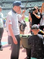 　「ＪＦＡユニクロマルチスポーツキッズ」に参加したソフトバンクの王球団会長 