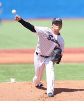 　力投する中村優（撮影・金田祐二）