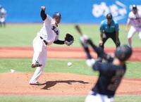 　力投する中村優（撮影・金田祐二）