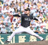 　力投する先発の松本晴（撮影・西田忠信）