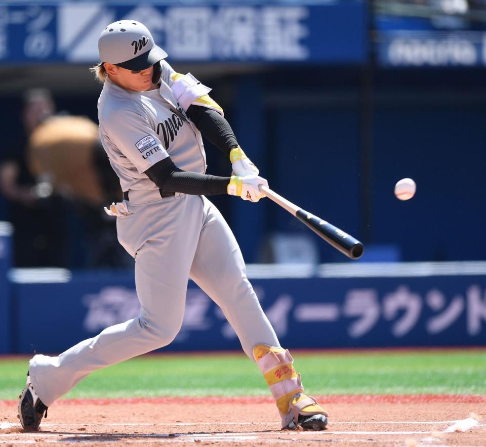 　１回、先制の左越え３ランを放つ山本（撮影・開出牧）