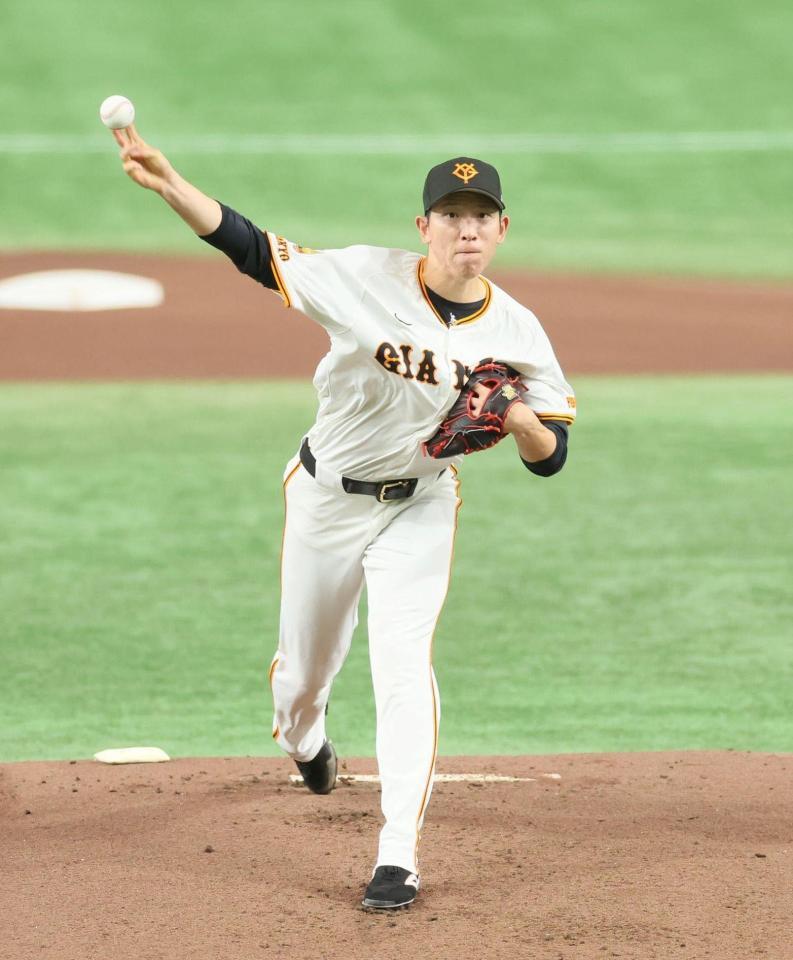 　先発し力投する戸郷（撮影・石井剣太郎）